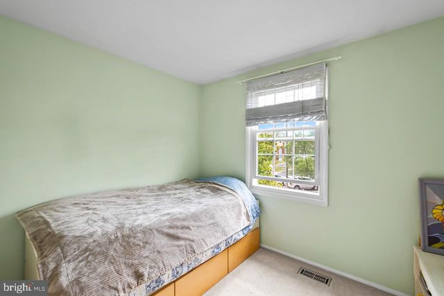 8450 STONEWALL RD, Manassas, VA 20110