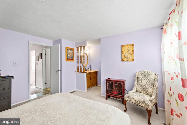 8450 STONEWALL RD, Manassas, VA 20110
