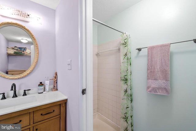 8450 STONEWALL RD, Manassas, VA 20110