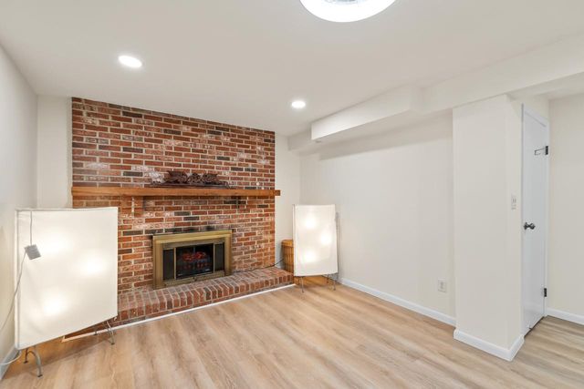 8450 STONEWALL RD, Manassas, VA 20110