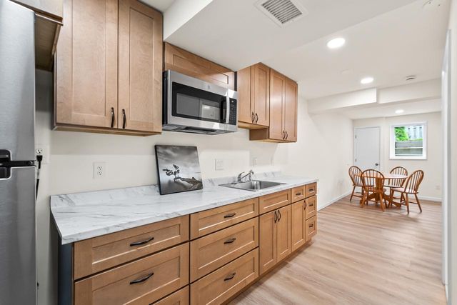 8450 STONEWALL RD, Manassas, VA 20110