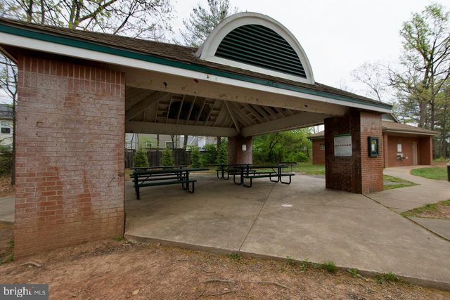 8450 STONEWALL RD, Manassas, VA 20110