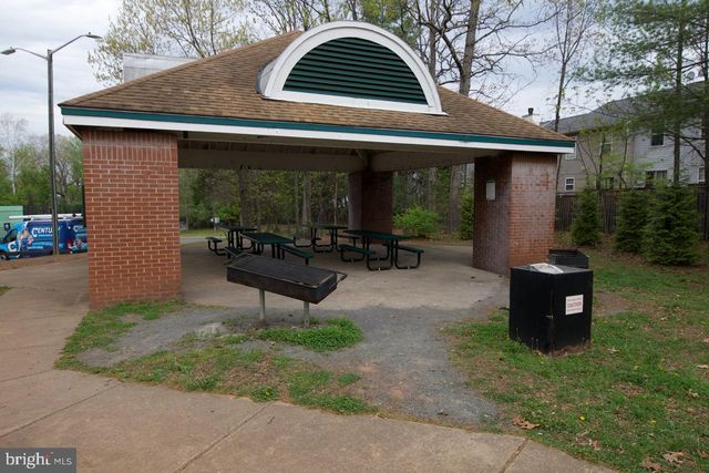 8450 STONEWALL RD, Manassas, VA 20110