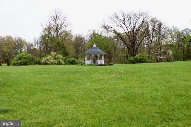 8450 STONEWALL RD, Manassas, VA 20110
