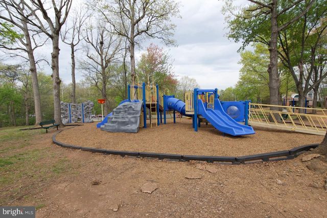 8450 STONEWALL RD, Manassas, VA 20110