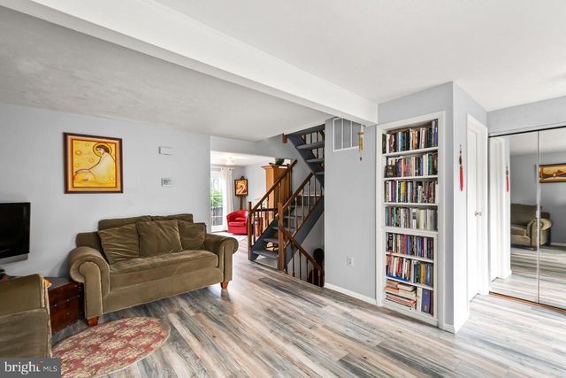 8450 STONEWALL RD, Manassas, VA 20110