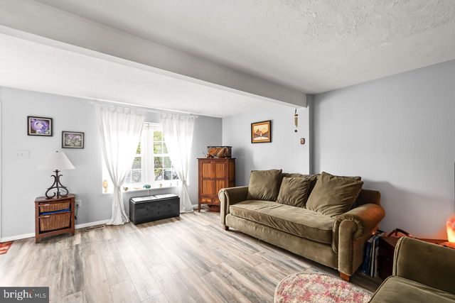 8450 STONEWALL RD, Manassas, VA 20110