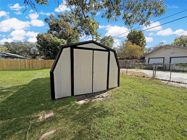 1417 5th Avenue N, Texas City, TX 77590