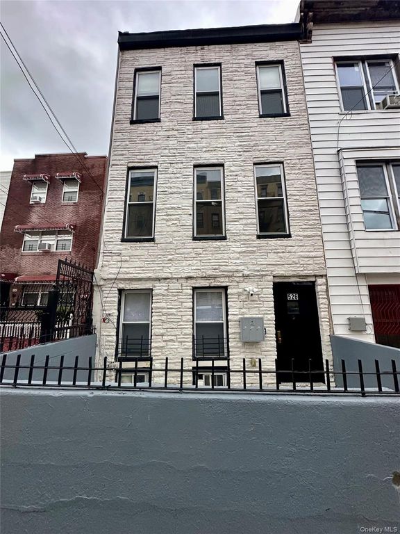 526 E 148 Street 1, Bronx, NY 10455