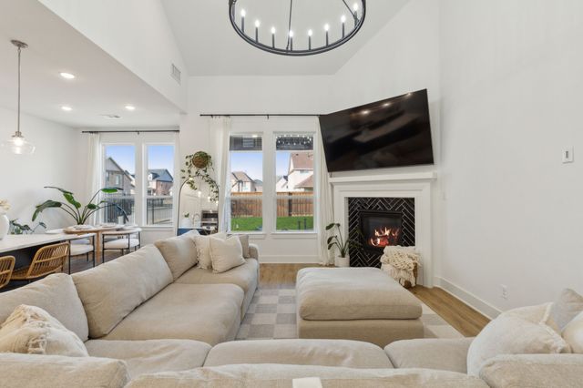 1812 Mcdougall Creek, Van Alstyne, TX 75495