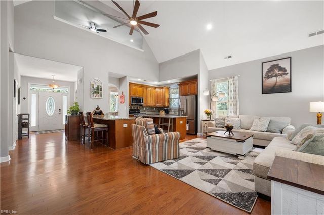 1802 Oyster Bay LN, Suffolk, VA 23436