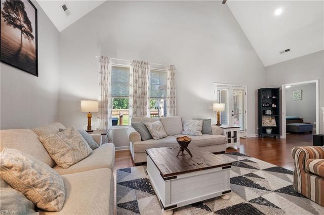 1802 Oyster Bay LN, Suffolk, VA 23436