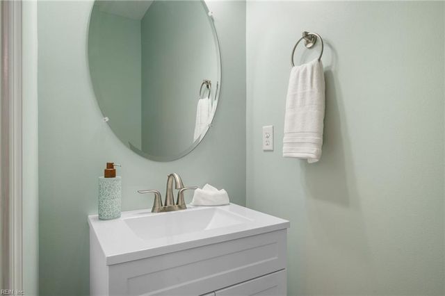 1802 Oyster Bay LN, Suffolk, VA 23436