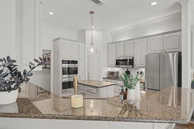 1029 Oakridge Court, Burleson, TX 76028