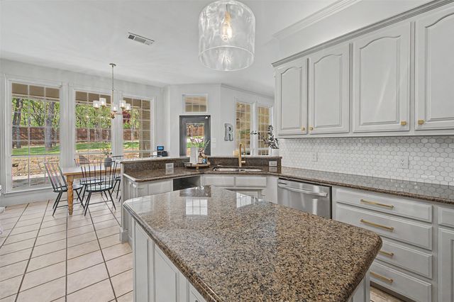 1029 Oakridge Court, Burleson, TX 76028