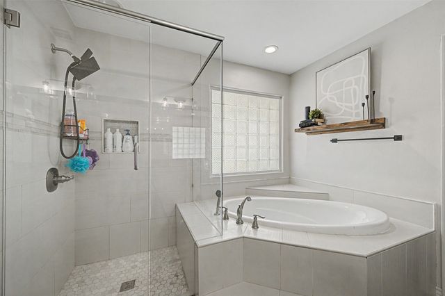 1029 Oakridge Court, Burleson, TX 76028