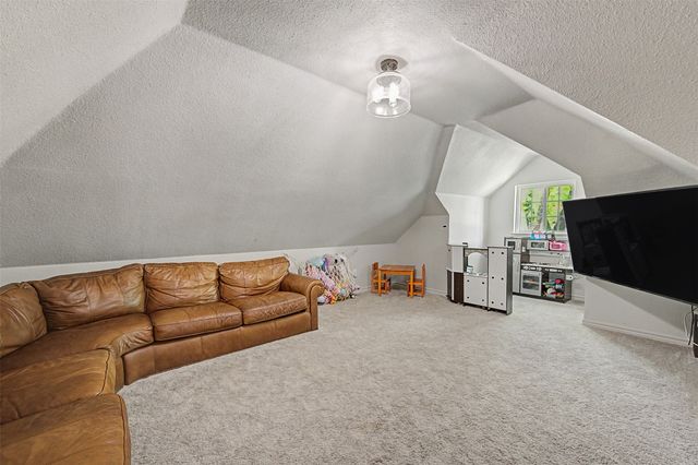 1029 Oakridge Court, Burleson, TX 76028