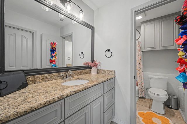1029 Oakridge Court, Burleson, TX 76028