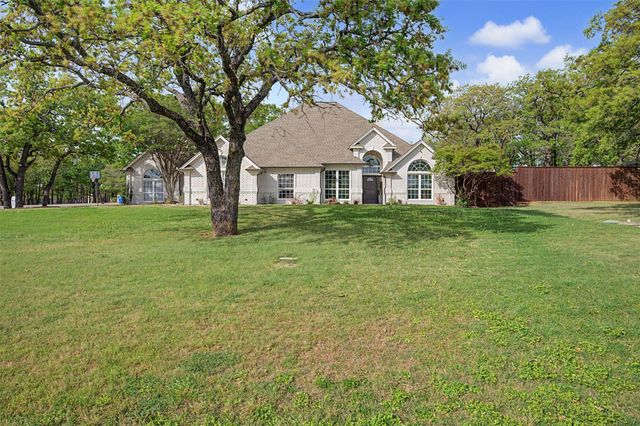 1029 Oakridge Court, Burleson, TX 76028