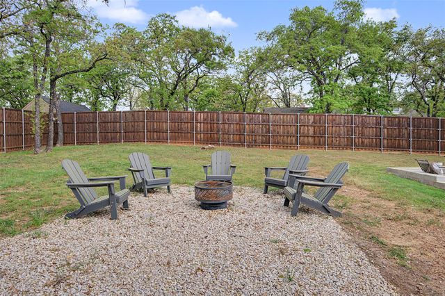 1029 Oakridge Court, Burleson, TX 76028