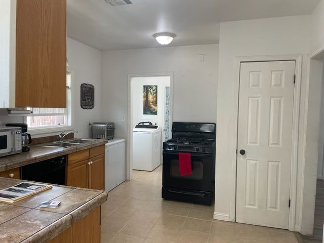 431 Douglas, Bakersfield, CA 93308