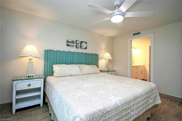 1246 Fulgur ST 202, Sanibel, FL 33957