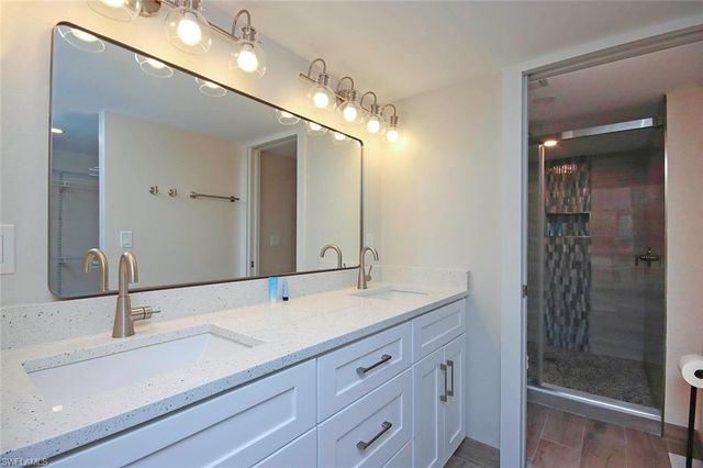 1246 Fulgur ST 202, Sanibel, FL 33957