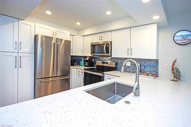 1246 Fulgur ST 202, Sanibel, FL 33957