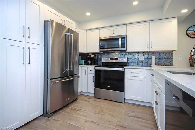 1246 Fulgur ST 202, Sanibel, FL 33957