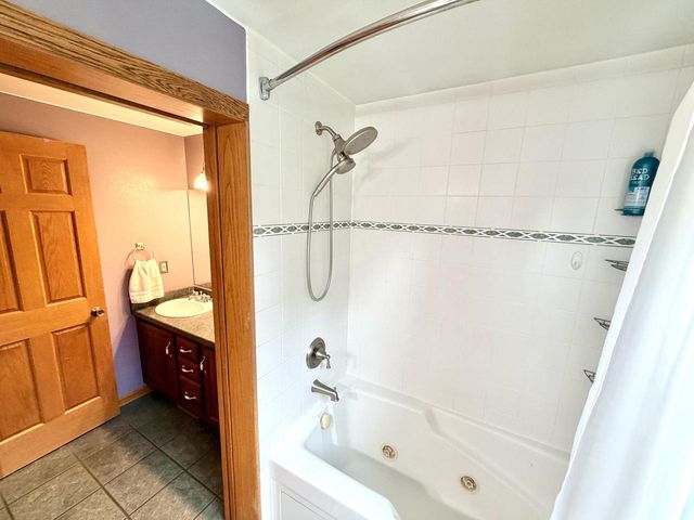 14775 W Honey LANE, New Berlin, WI 53151