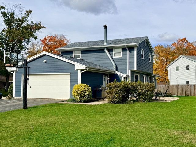 14775 W Honey LANE, New Berlin, WI 53151