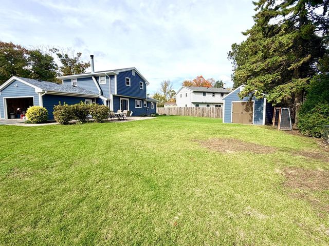 14775 W Honey LANE, New Berlin, WI 53151