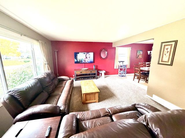 14775 W Honey LANE, New Berlin, WI 53151