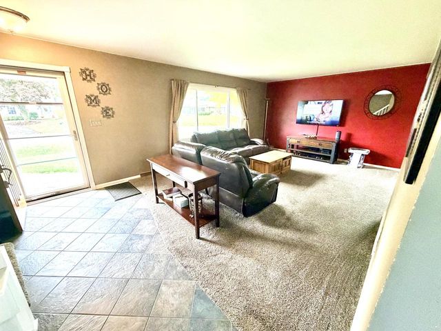 14775 W Honey LANE, New Berlin, WI 53151
