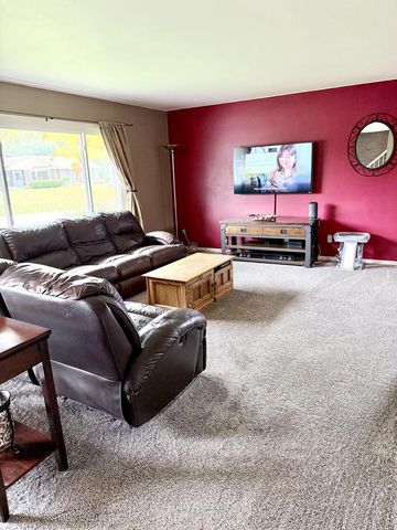 14775 W Honey LANE, New Berlin, WI 53151