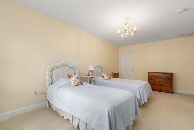 3 Summerland Way 3, Worcester, MA 01609