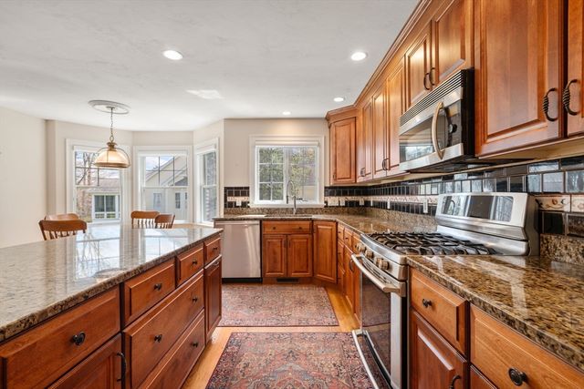 3 Summerland Way 3, Worcester, MA 01609