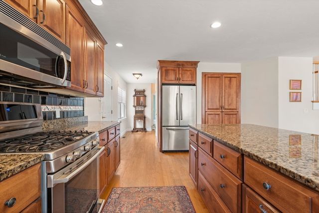 3 Summerland Way 3, Worcester, MA 01609