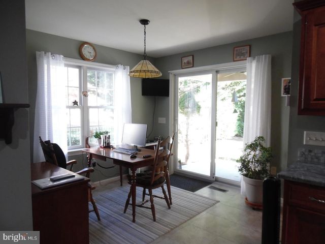 325 CHARLES ST, Lebanon, PA 17042