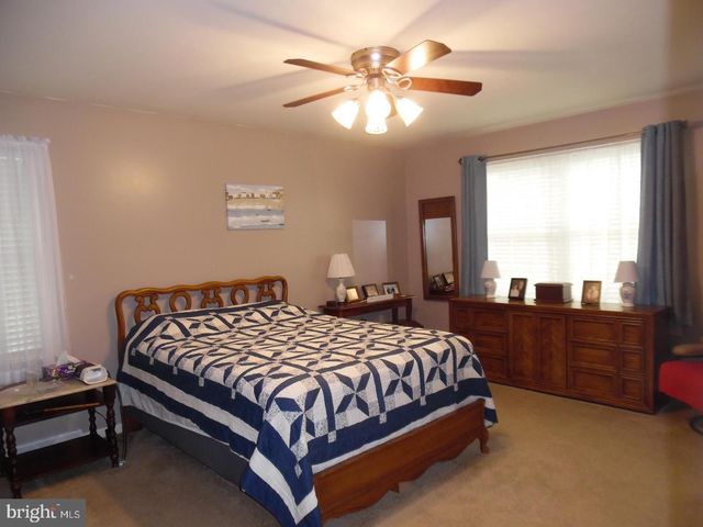 325 CHARLES ST, Lebanon, PA 17042