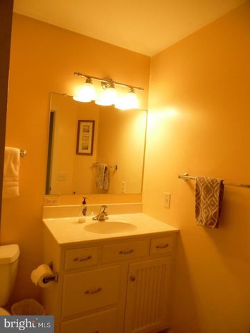 325 CHARLES ST, Lebanon, PA 17042