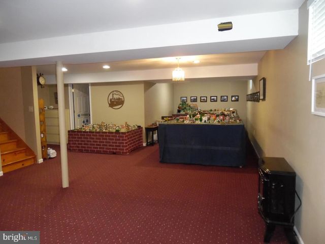 325 CHARLES ST, Lebanon, PA 17042