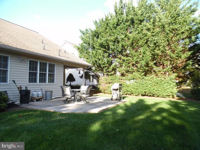 325 CHARLES ST, Lebanon, PA 17042