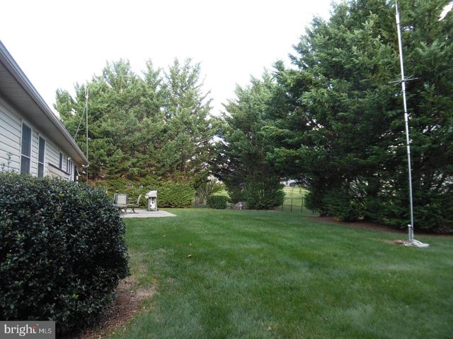 325 CHARLES ST, Lebanon, PA 17042