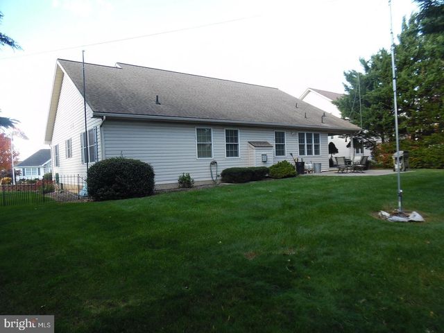 325 CHARLES ST, Lebanon, PA 17042