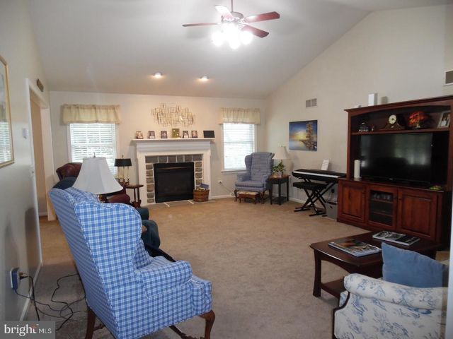 325 CHARLES ST, Lebanon, PA 17042