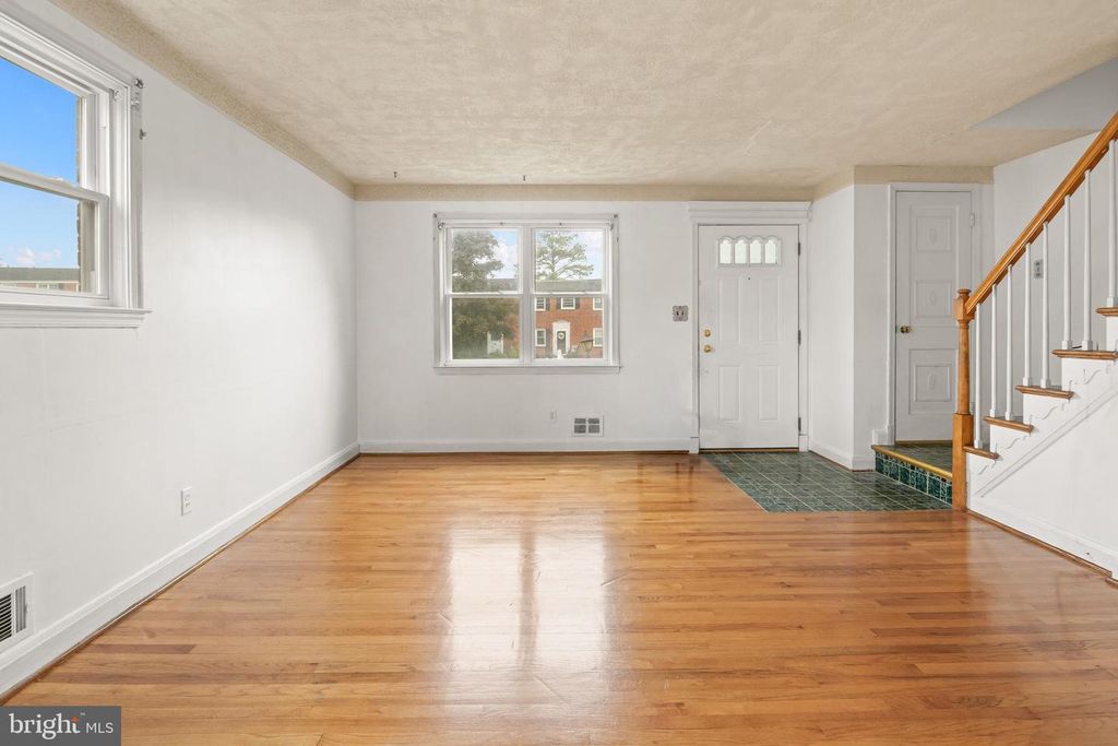 Image 5 of property listing at 1252 HALSTEAD RD, Baltimore, MD 21234