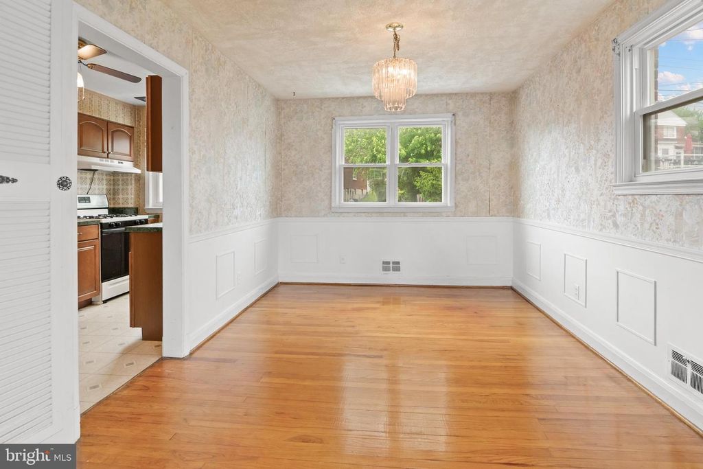 Image 6 of property listing at 1252 HALSTEAD RD, Baltimore, MD 21234