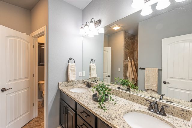 2912 W Featherock Way, Fayetteville, AR 72704