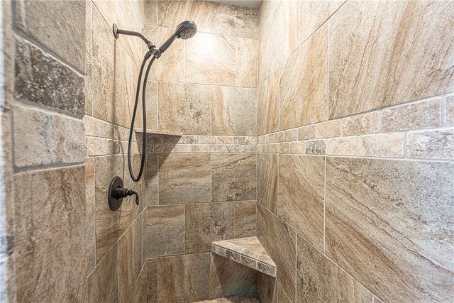 2912 W Featherock Way, Fayetteville, AR 72704